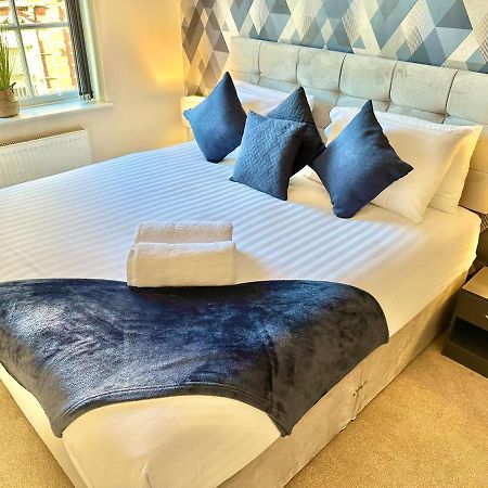 A Stylish Retreat - Super King Bed - Heart Of Town Centre - 5 Mins Stroll To Beach Bournemouth Zewnętrze zdjęcie
