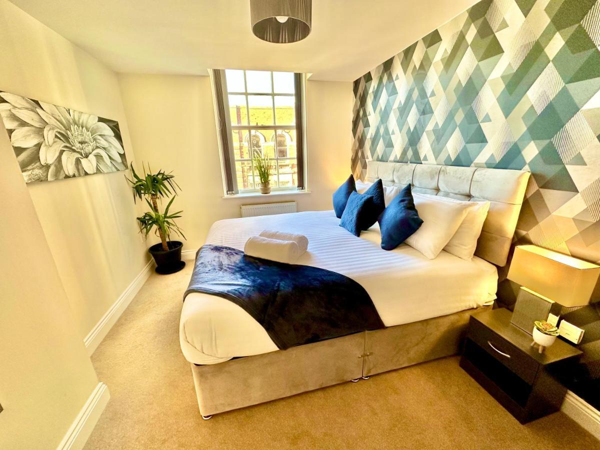 A Stylish Retreat - Super King Bed - Heart Of Town Centre - 5 Mins Stroll To Beach Bournemouth Zewnętrze zdjęcie